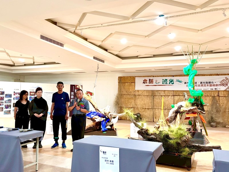 呂芳運老師帶領中台灣支部創作作品「三物一心」